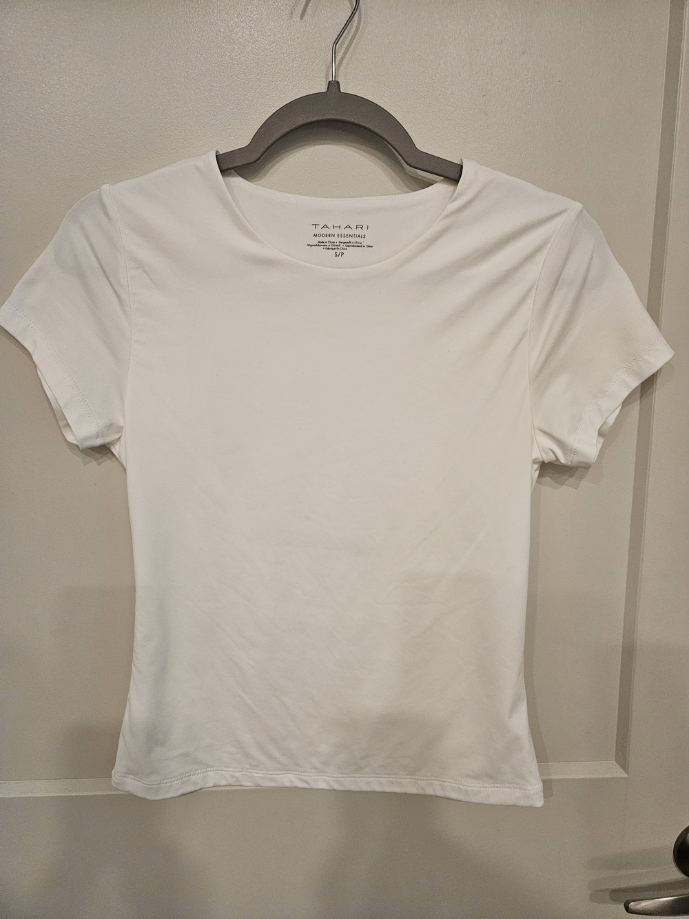 Tahari Women's White Crewneck Short Sleeve Top